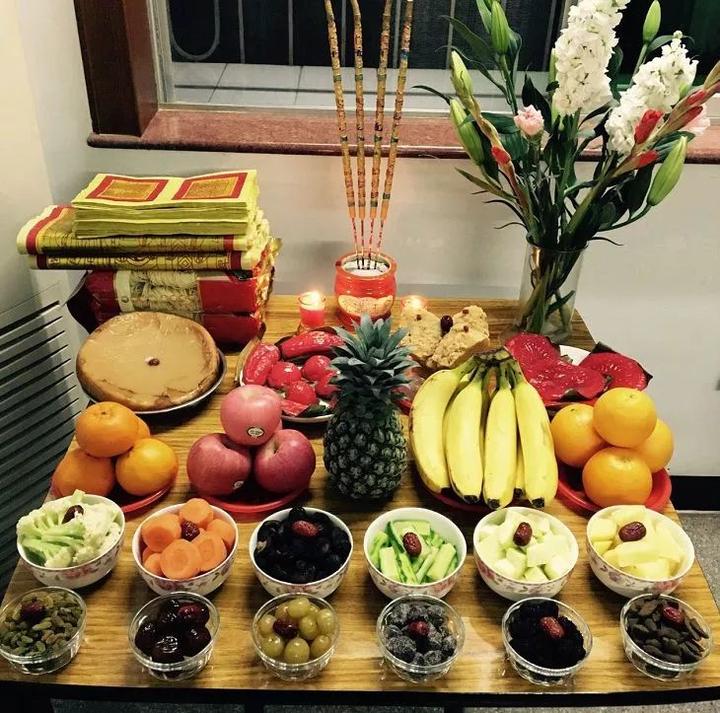 十二斋分为一半湿一半干76湿以素菜为主所谓的湿指的是蔬菜过水或者