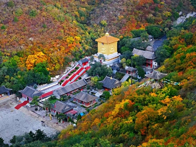 朝阳凤凰山寺庙图片
