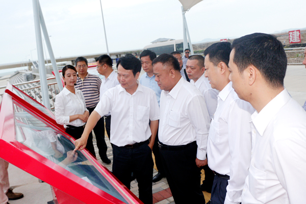 汕头市海湾新区管委会书记吴先宏,汕头市外事侨务局长陈鹏,副局长