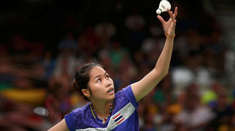 "小美"拉差诺·因达农泰国羽毛球名将昨天进行的在女子单打16强比赛中