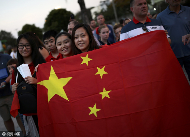 直击奥运开幕:一男子主会场外遭逮捕